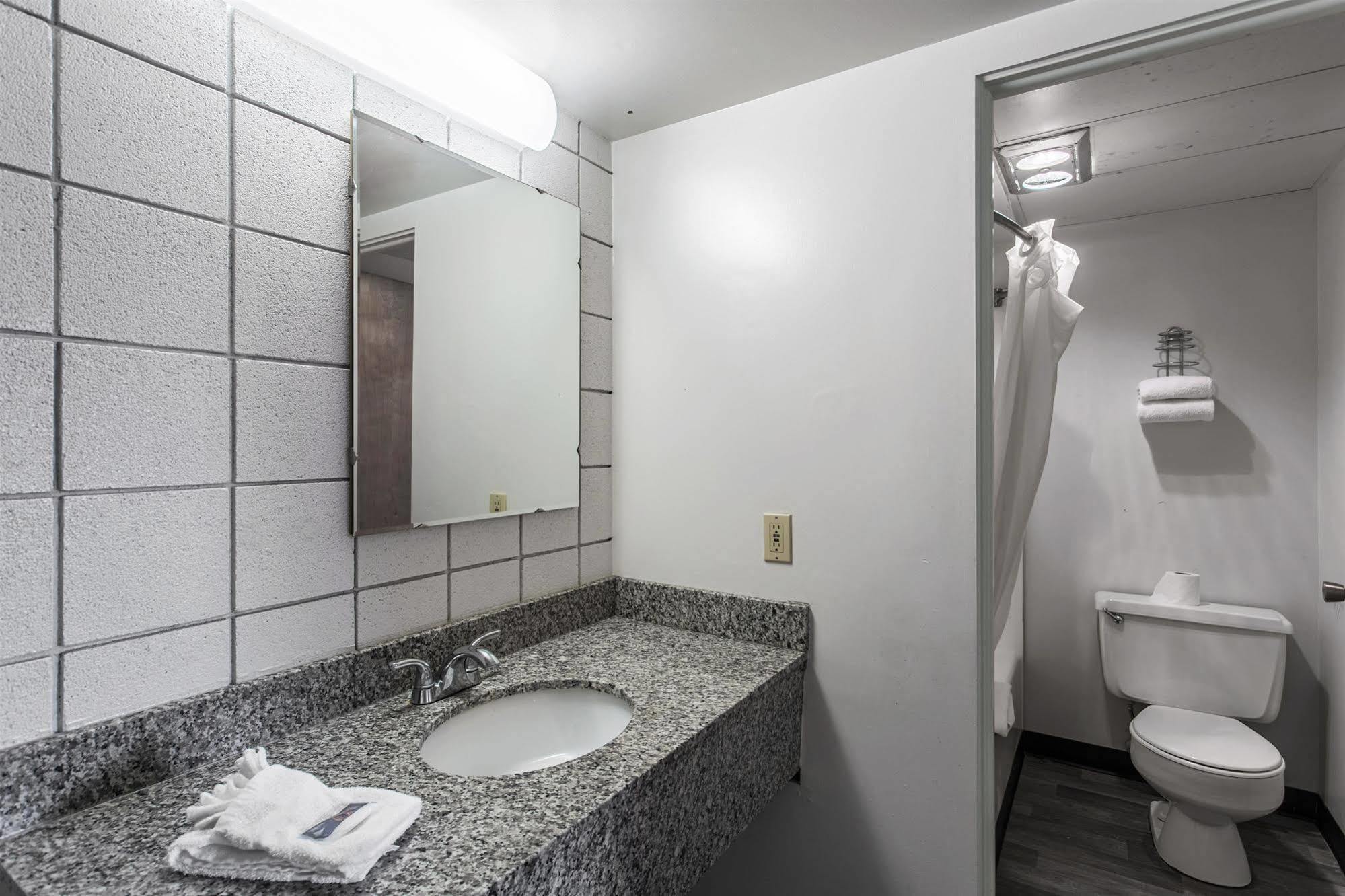 Budget Inn Missoula East Extérieur photo